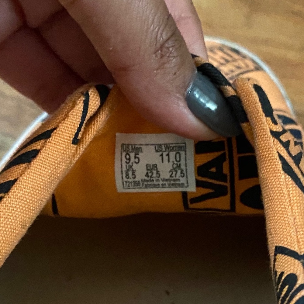 Tangerine and Black Print vans - Picture 8 of 10